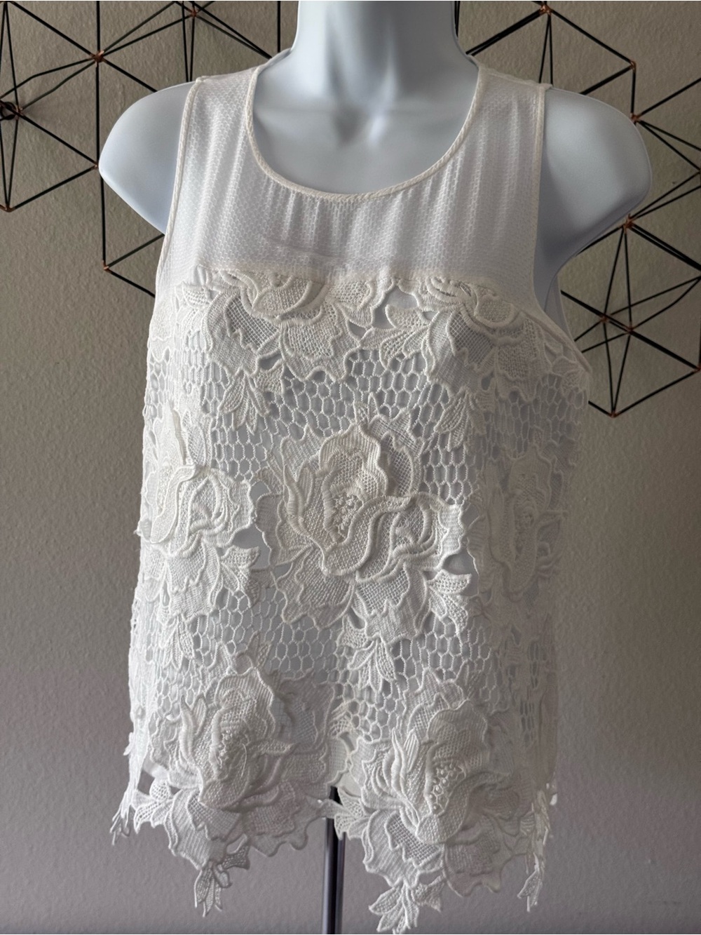 Anthropologie GREYLIN Lace Overlay Sleeveless Top - White 
Women’s XS